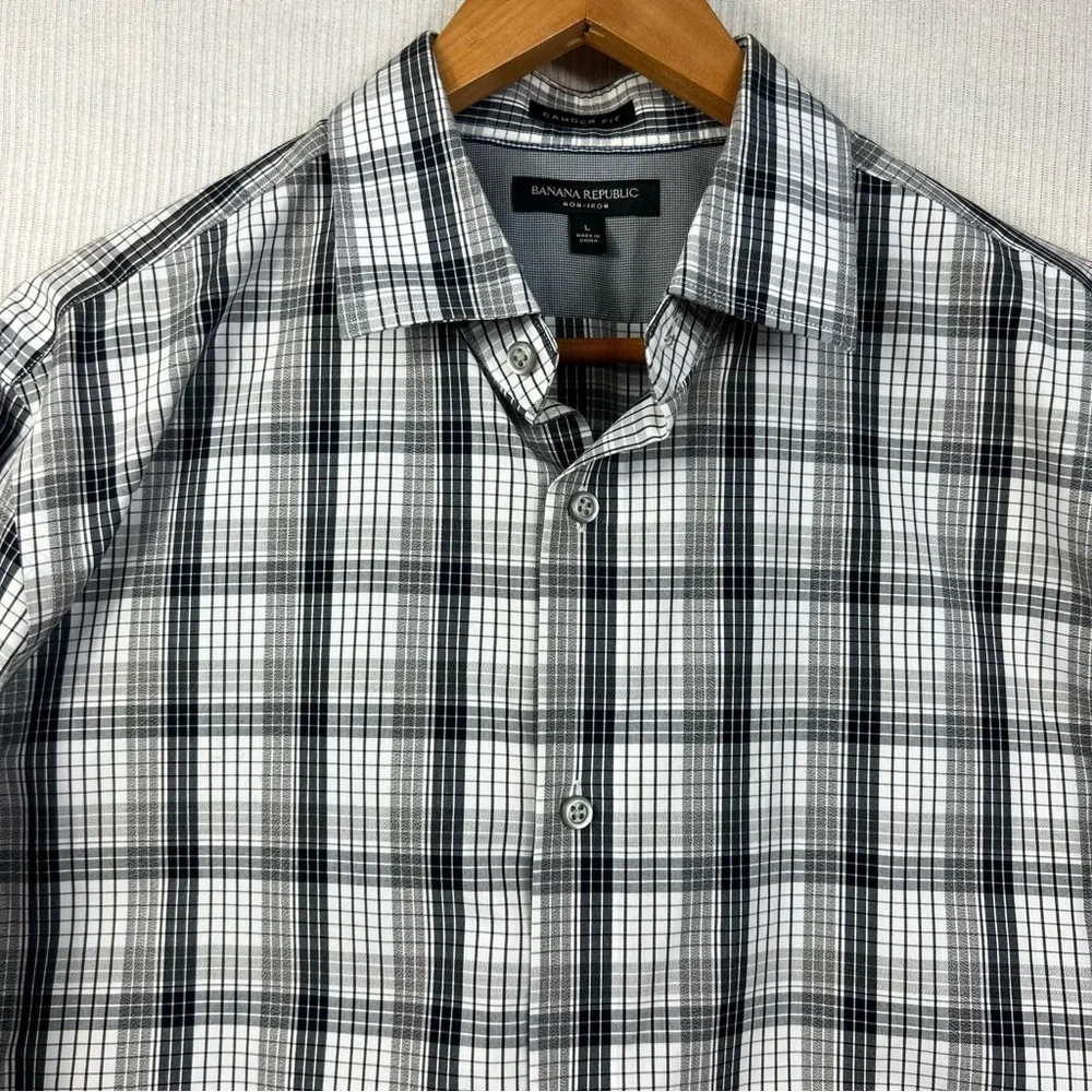 Banana Republic Men’s Large Camden Fit Non-Iron Button Front Shirt Checkered